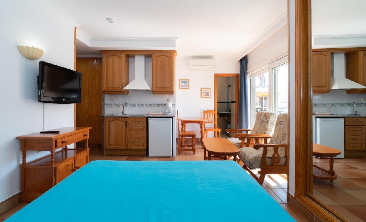 Apartamentos Leonor Carihuela Torremolinos Exteriér fotografie