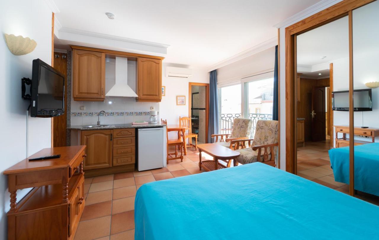 Apartamentos Leonor Carihuela Torremolinos Exteriér fotografie