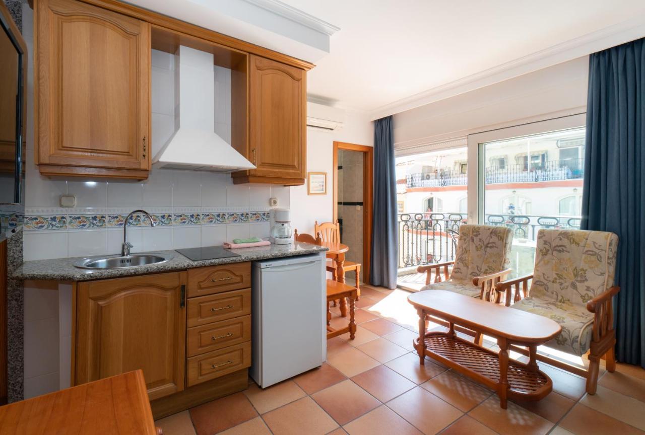 Apartamentos Leonor Carihuela Torremolinos Exteriér fotografie