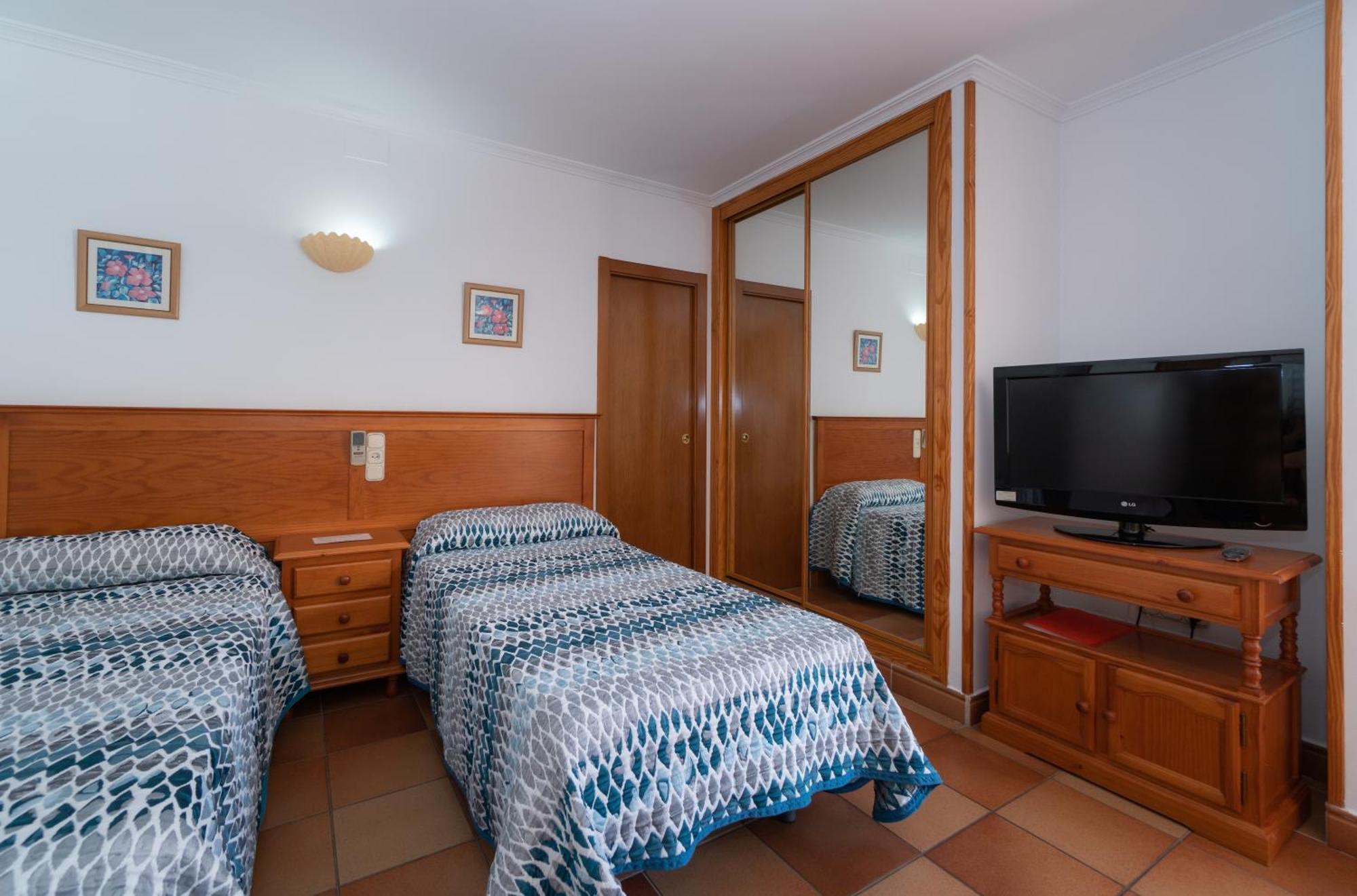 Apartamentos Leonor Carihuela Torremolinos Pokoj fotografie